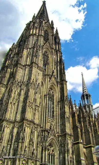 Two hours in Cologne - Walking in Germany