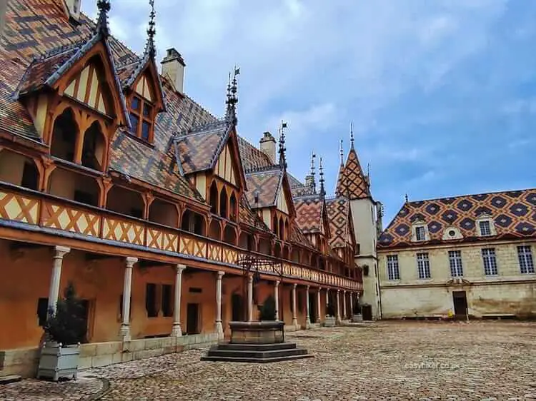 Wait Until Dark to Explore Beaune