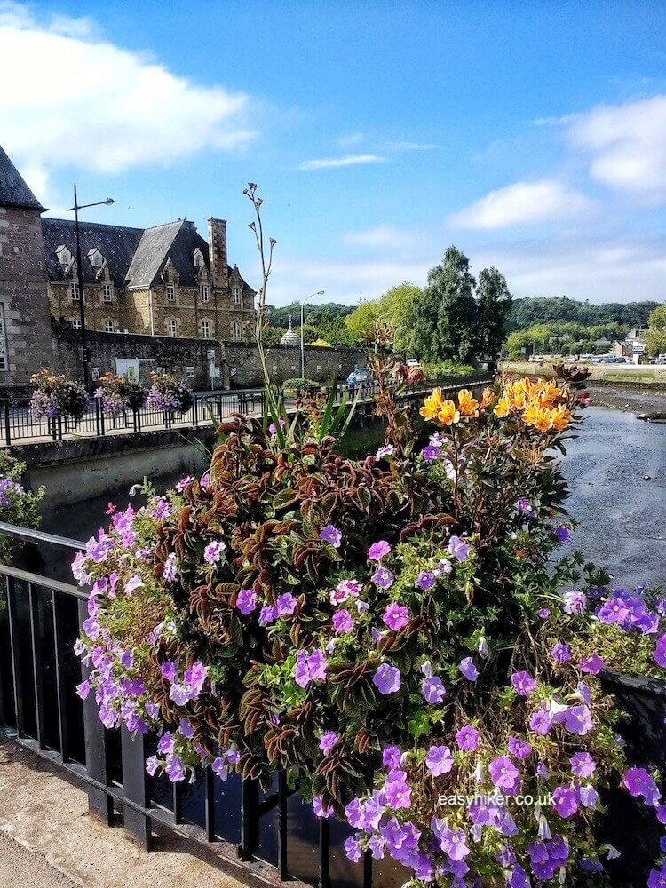 The Surprise Package of Lannion