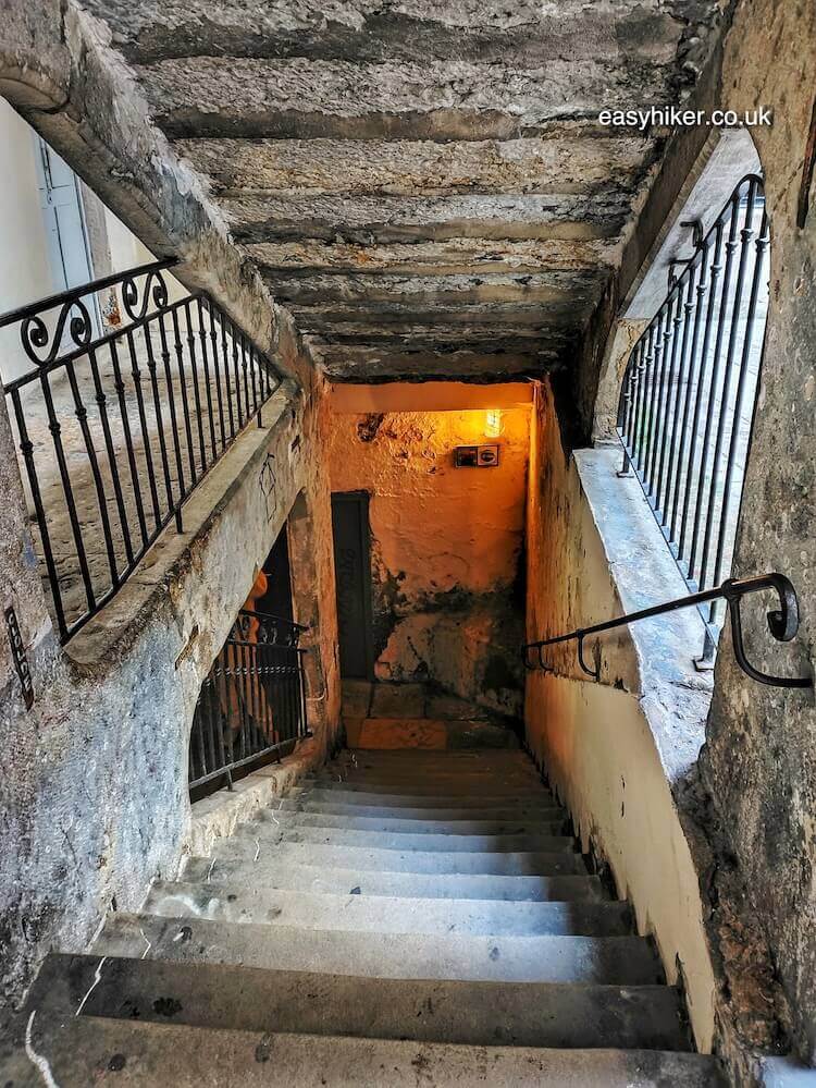 Traboules and Other Mysteries of the Croix-Rousse