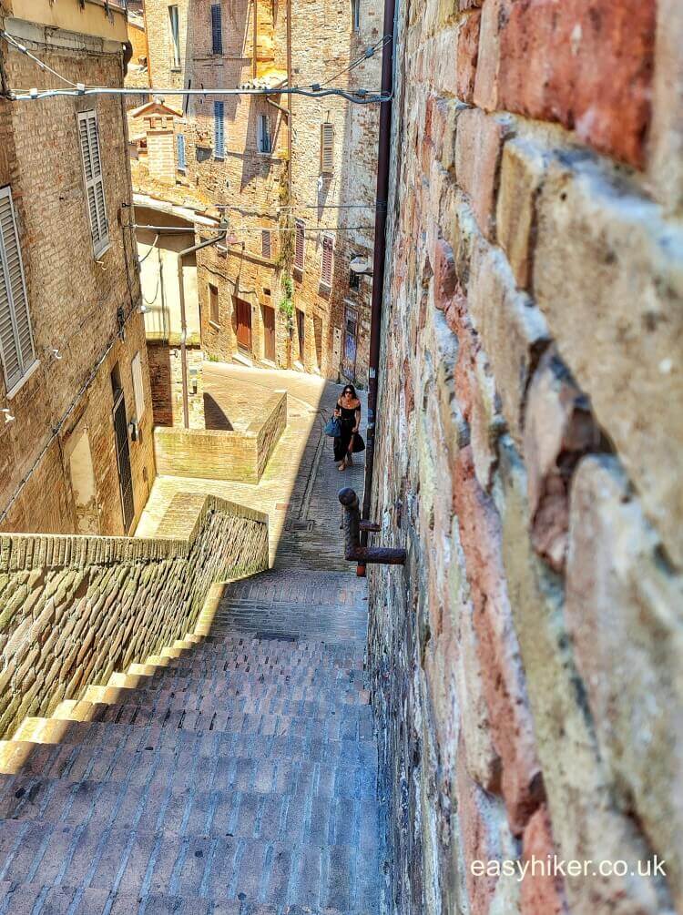 Urbino: A Warlord, a Pope, a Painter and the Queen of Reclining Nudes